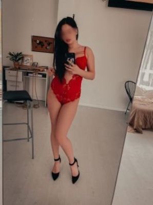 купить шлюху (Кира, рост: 176, вес: 74)