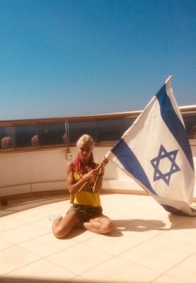 Мила — проститутка для семейных пар, рост:  158, вес:  50