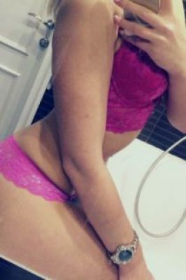 Карина — анкета проститутки, от 3000 руб. в час