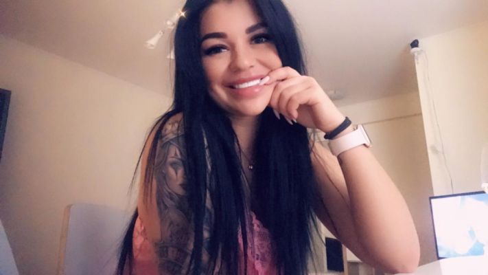 Таня, 23 лет — госпожа со страпоном