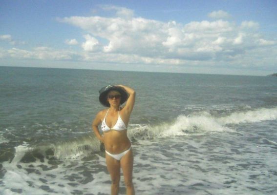 Заказать шлюху на дом в Уфе (Оля, рост: 169, вес: 65)