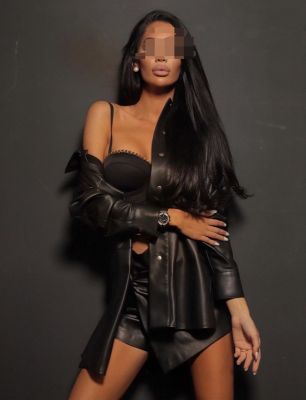 Виктория, 32 лет — госпожа со страпоном