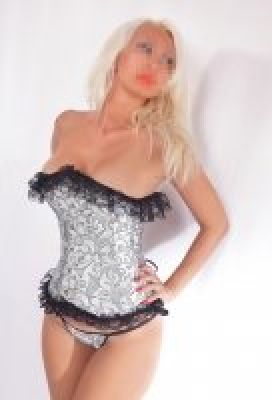 Аля, рост: 152, вес: 43 — элитные эскорт услуги