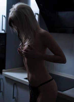 Мира - полная лесби проститутка в Уфе